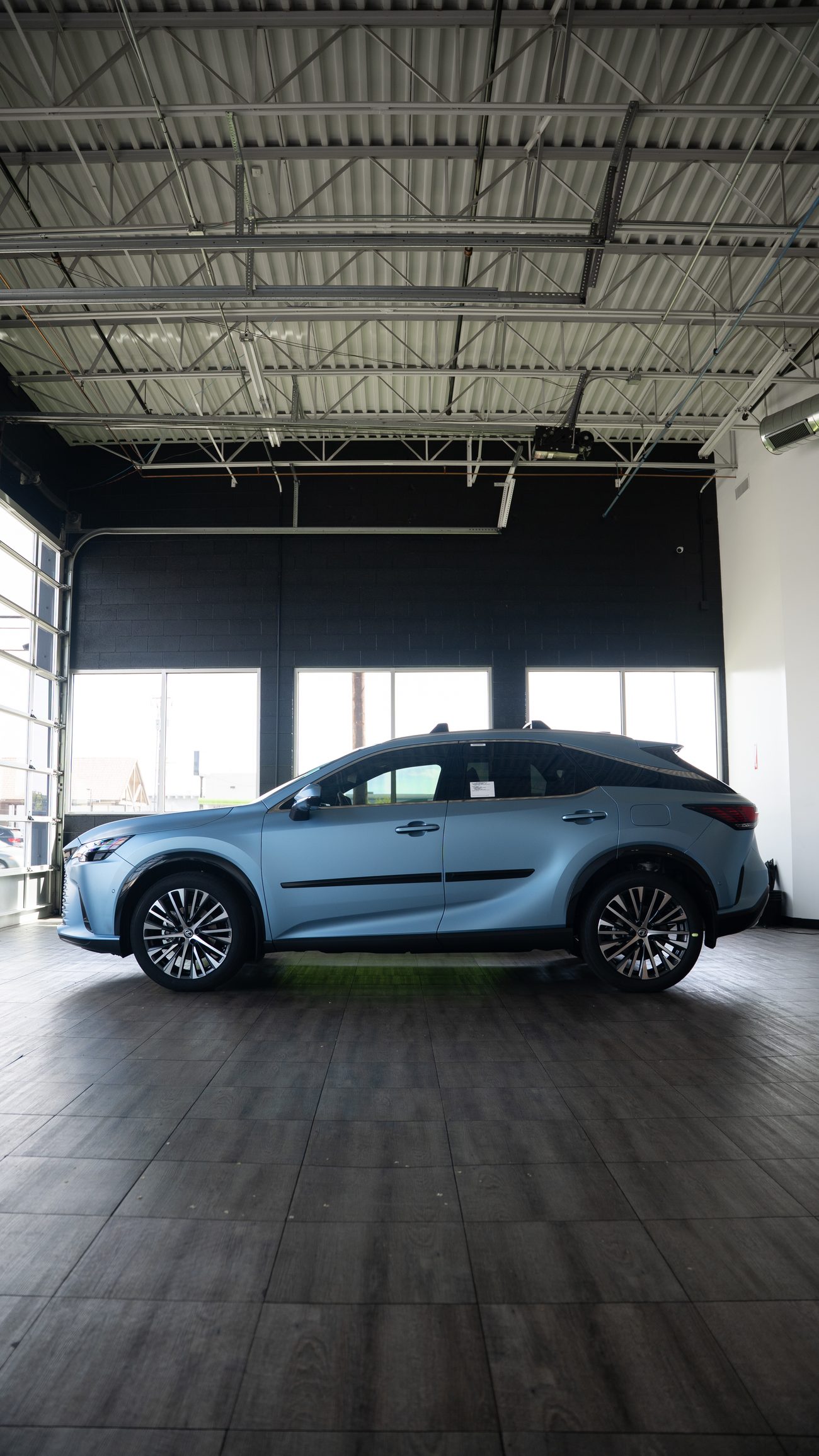 Lexus RX · Full color change in matte ice blue